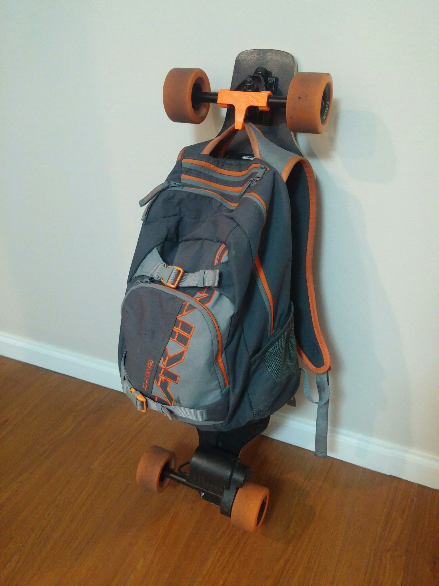 E-GO skateboard backpack hanger